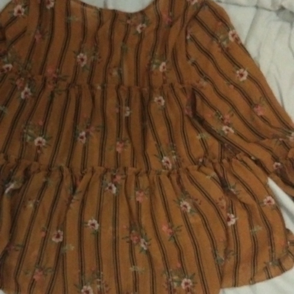 Flowered Blouse - Picture 4 of 4